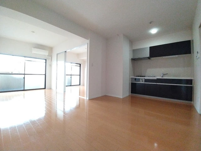 居室・リビング　１５．７帖のリビングです♪