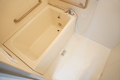 バス・シャワールーム　※別部屋の写真です