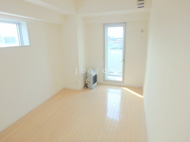 その他部屋・スペース　７．８帖と広めの洋室です。