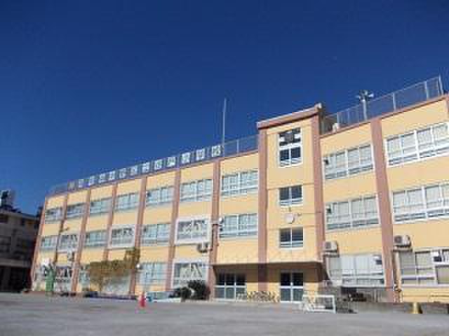 小学校　中野区立谷戸小学校（小学校）まで20m