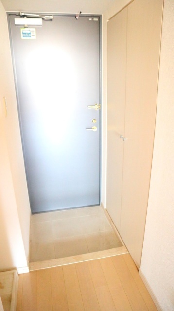 玄関　同タイプ参考写真