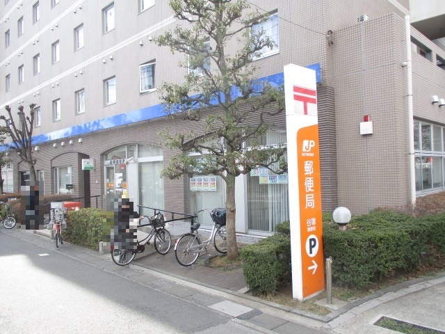 郵便局　谷塚郵便局（郵便局）まで547m