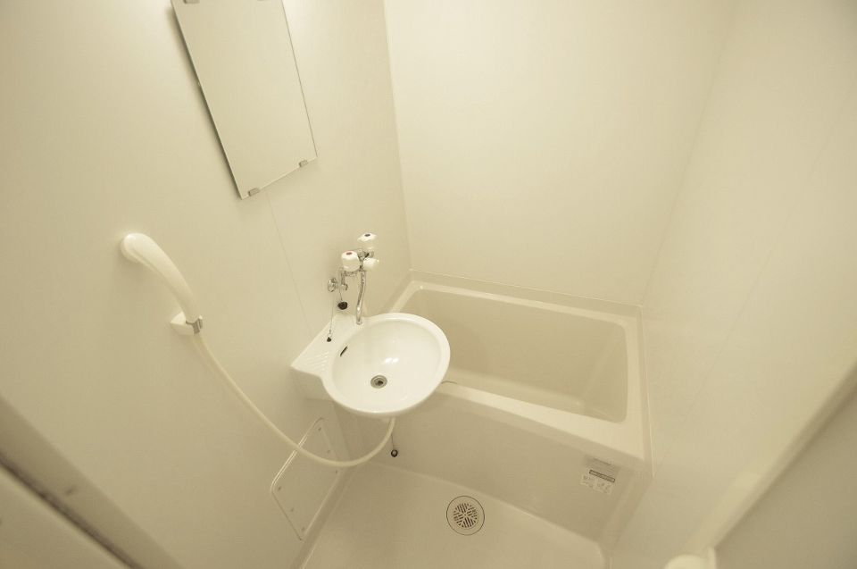 バス・シャワールーム　同タイプの間取り撮影につき実際の物件とは異なる場合があります