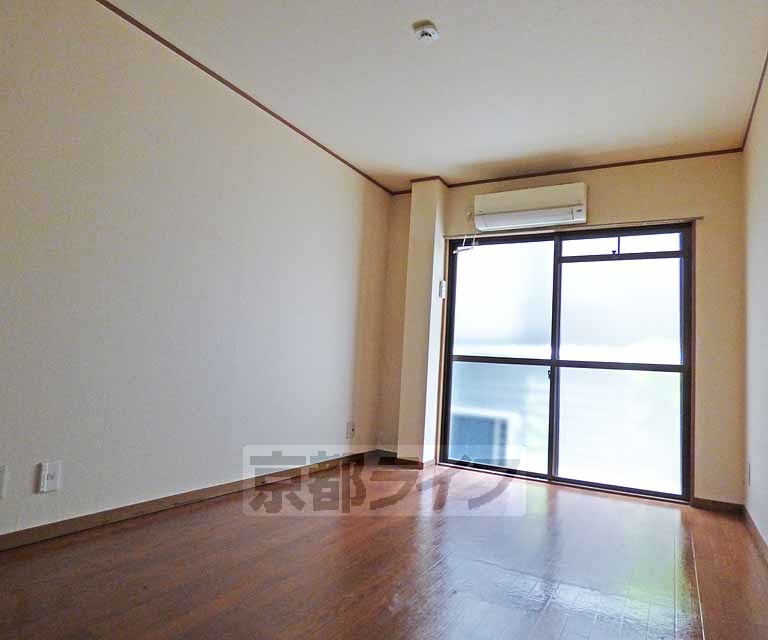 居室・リビング　広々としたお部屋です。