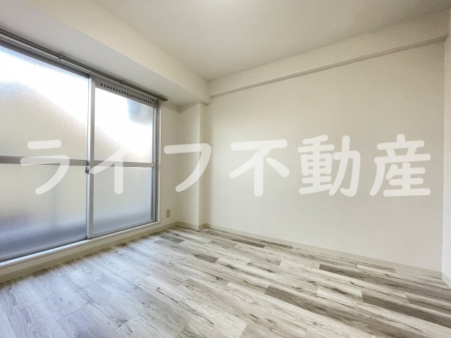 居室・リビング　こちらの居間で趣味の時間をお楽しみください