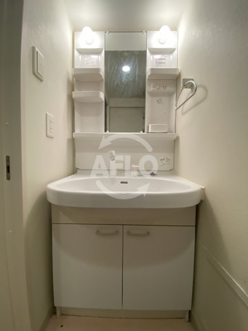 洗面設備　デセンテ北梅田　洗面所