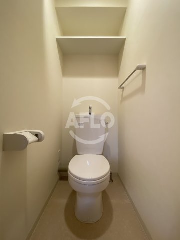 トイレ　デセンテ北梅田　トイレ