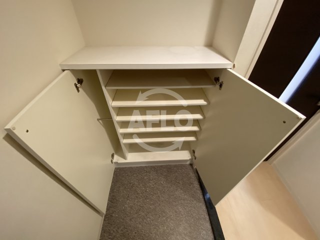 収納　デセンテ北梅田　下駄箱