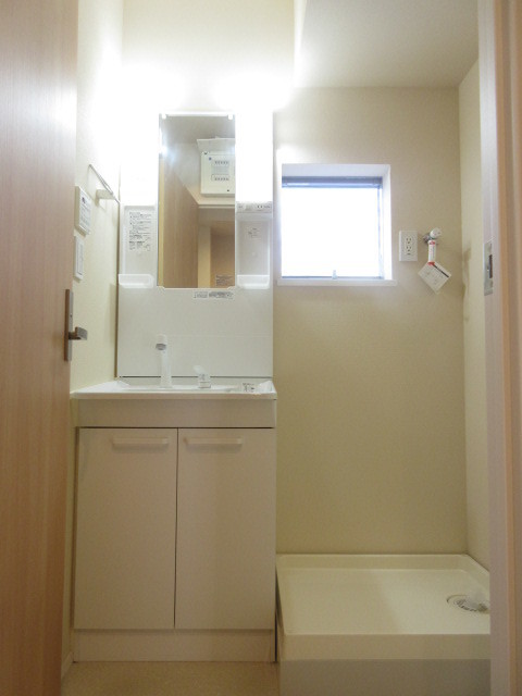 洗面設備　同建物別号室画像