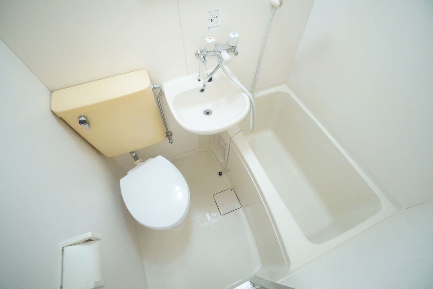 バス・シャワールーム　※同物件別号室の参考写真です。