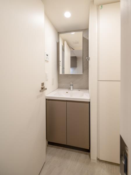 洗面設備　コンパクトで使いやすい洗面所