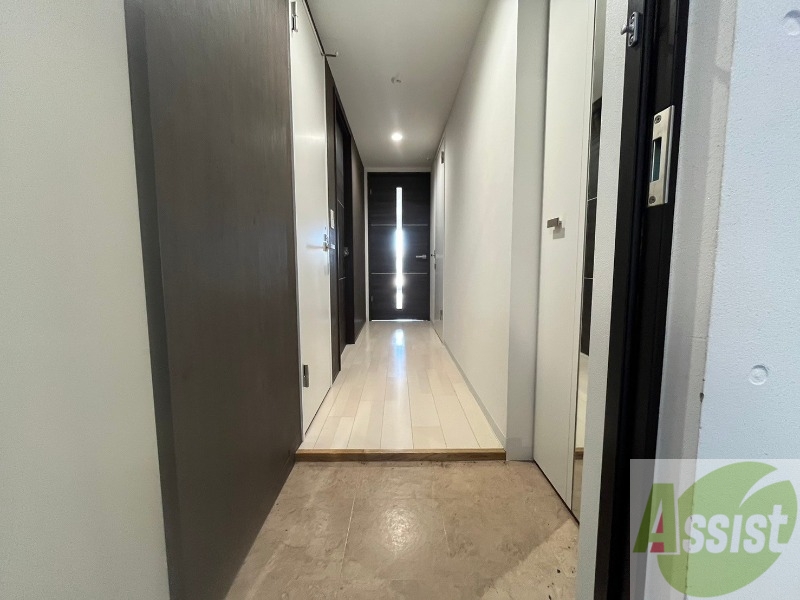 玄関　玄関の様子です。明るい印象ですね。気分もあがりそう。