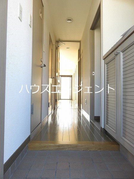 玄関　玄関です。※参考画像