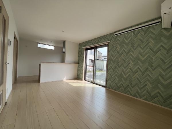 居室・リビング　明るいリビングダイニング！