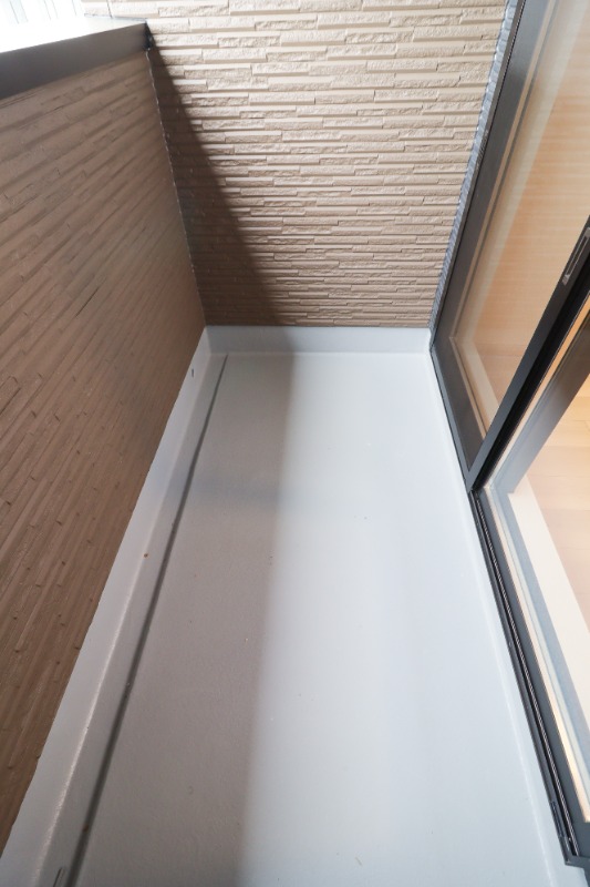 バルコニー　図面と現状に相違がある場合には現状を優先