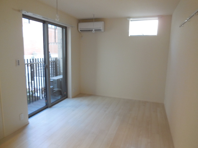 居室・リビング　★明るいフローリングの角部屋です★