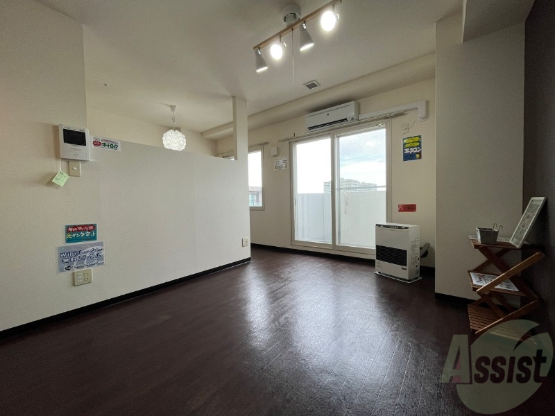 居室・リビング　広くてキレイなお部屋が広がっていて、充実した生活が送れそう。