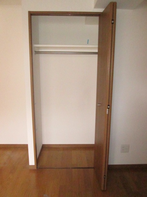 収納　※クリーニング前の写真です※