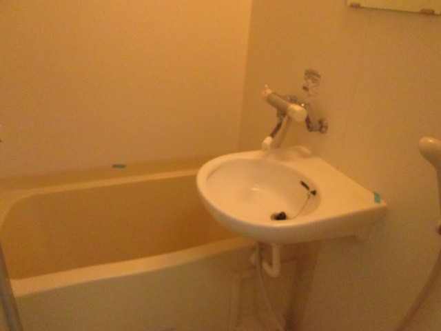洗面設備　※クリーニング前の写真です※