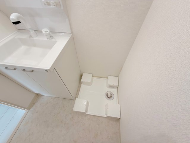 その他設備　嬉しい室内洗濯機置場。これで洗濯機も長持ちしますね。