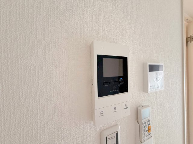 セキュリティ　TVモニターホンで来客が誰か確認してから開けて下さいね