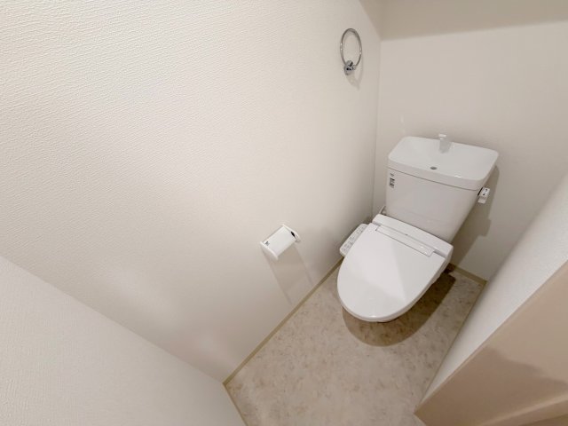 トイレ　綺麗なトイレにはウォシュレット標準装備です。