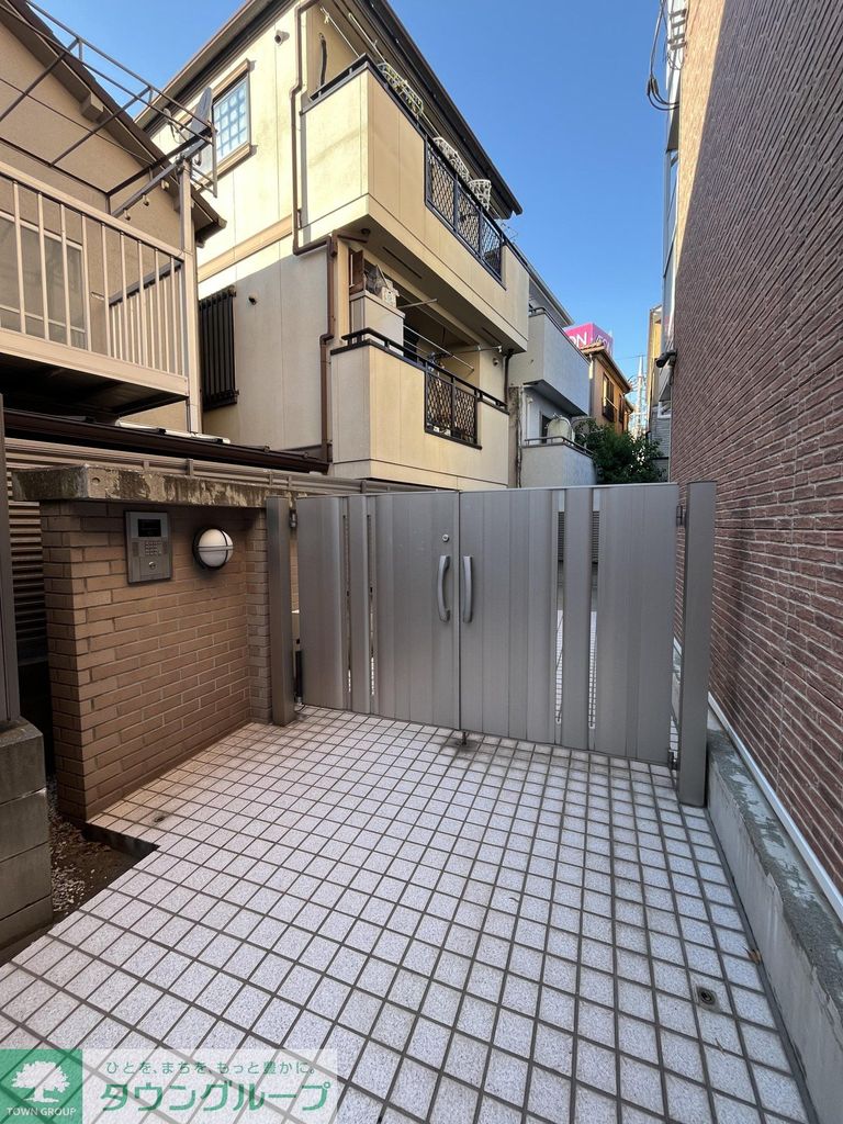 エントランス　バルコニー