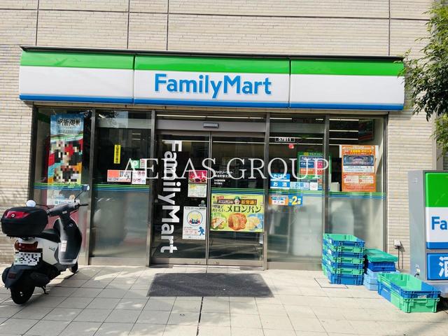 コンビニ　ファミリーマート 黄金町駅北店（コンビニ）まで197m