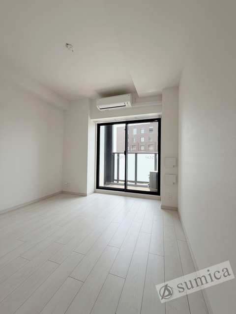 バルコニー　ホワイトベースで明るい内装♪