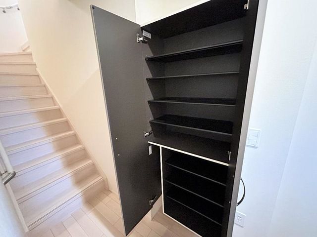 玄関　※同タイプの写真です。