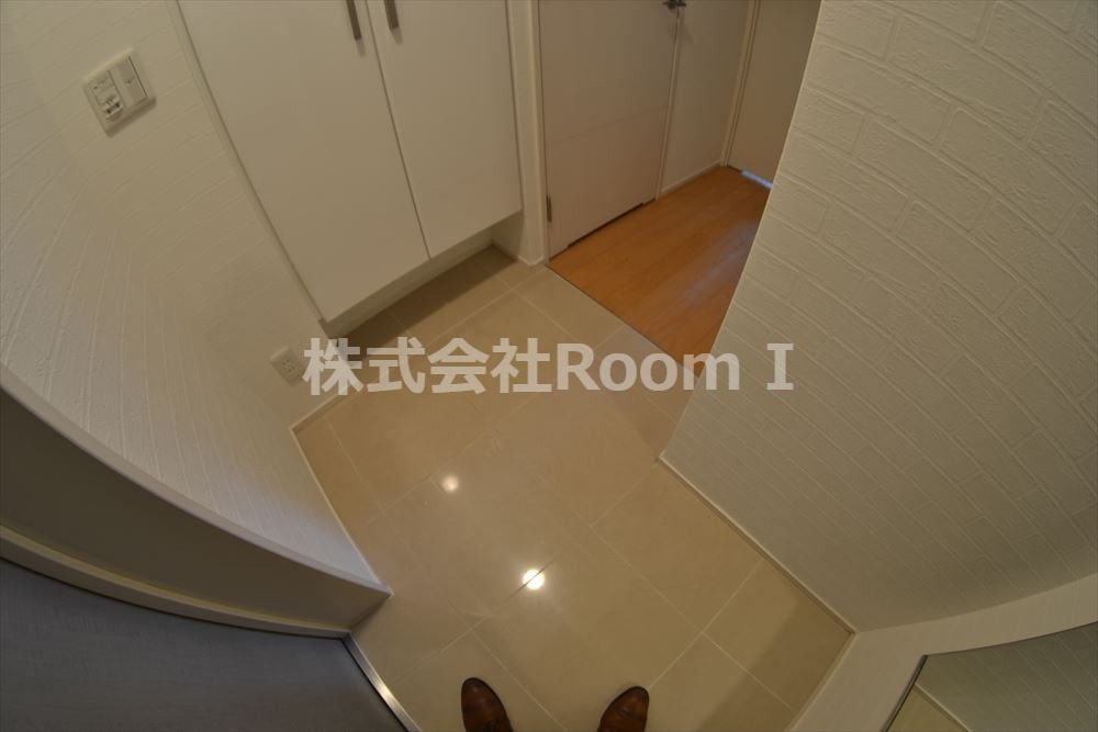 玄関　収納もある玄関です