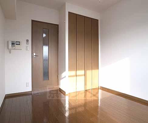 居室・リビング　実際の間取と違う場合がございます