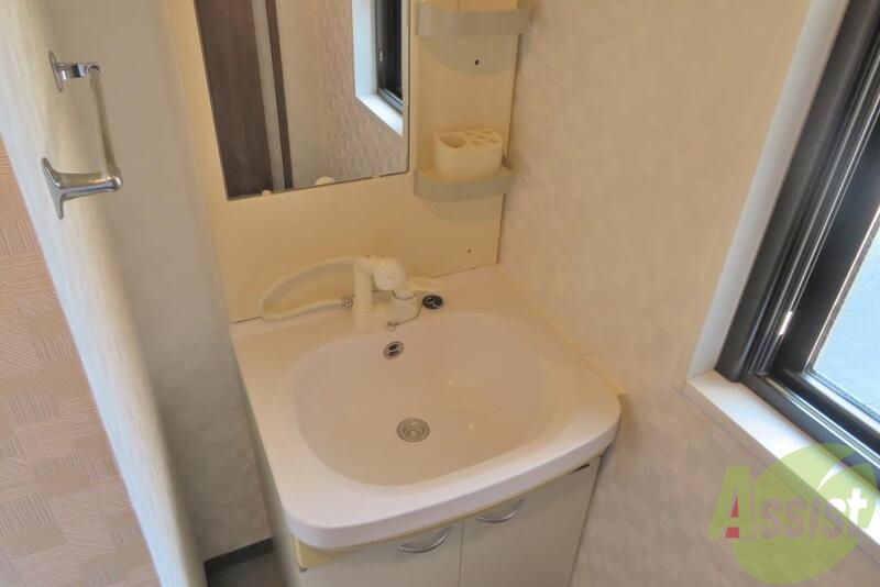 洗面設備　独立洗面台はシャンプードレッサー付きですよ。