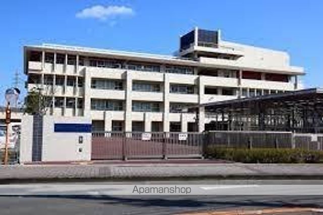 中学校　藍住中学校（中学校）まで254m