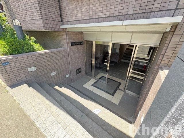 エントランス　建物の内部です