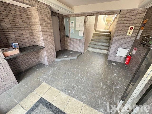 ロビー　建物の内部です