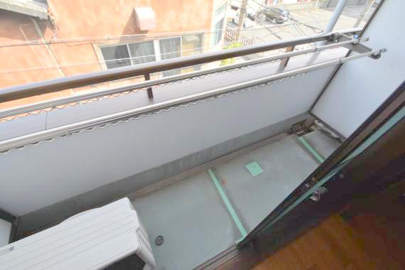 バルコニー　日当たり、風通し共に良好です。