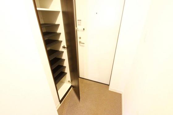 玄関　※別部屋の写真です