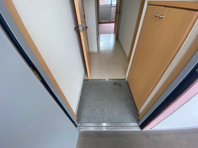 玄関　※同施工会社のイメージ写真※