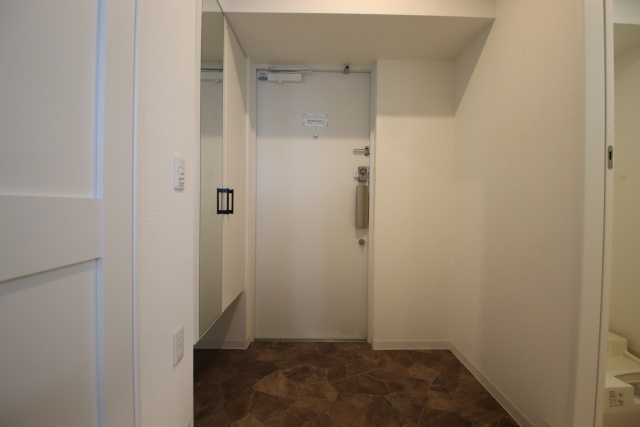 玄関　※別室の参考写真の為、現況優先です。