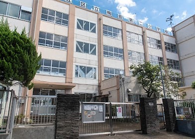 小学校　足立区立梅島第二小学校（小学校）まで373m