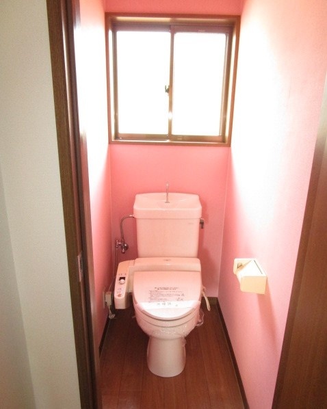 トイレ　温水洗浄便座