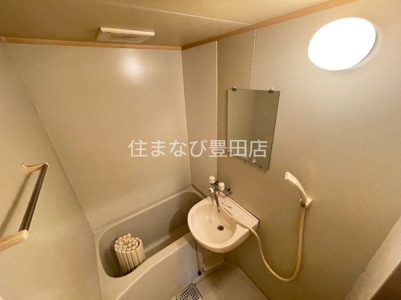 バス・シャワールーム　同型別部屋写真