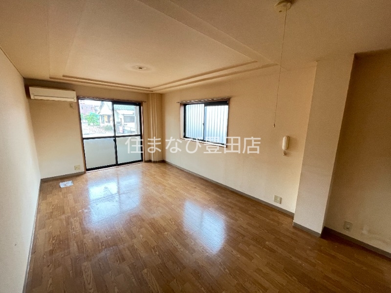 居室・リビング　同型別部屋写真