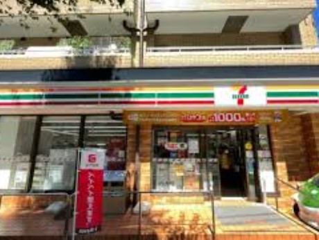 コンビニ　セブンイレブン文京植物園前店（コンビニ）まで300m