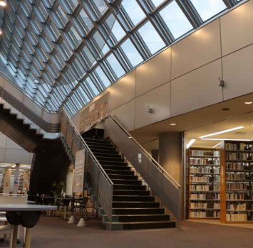 図書館　東洋大学附属図書館（図書館）まで510m
