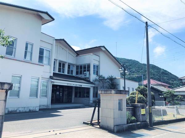 中学校　周参見中学校（中学校）まで1600m