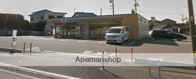 コンビニ　セブンイレブン（コンビニ）まで972m