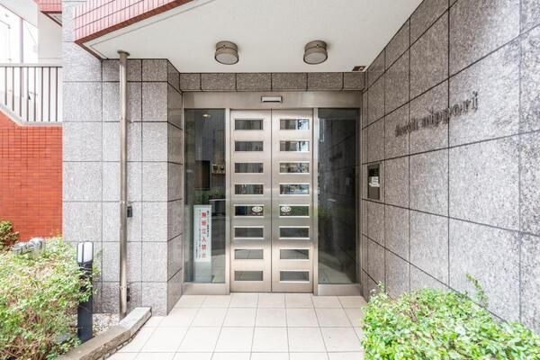 エントランス　フィース日暮里　荒川区東日暮里3