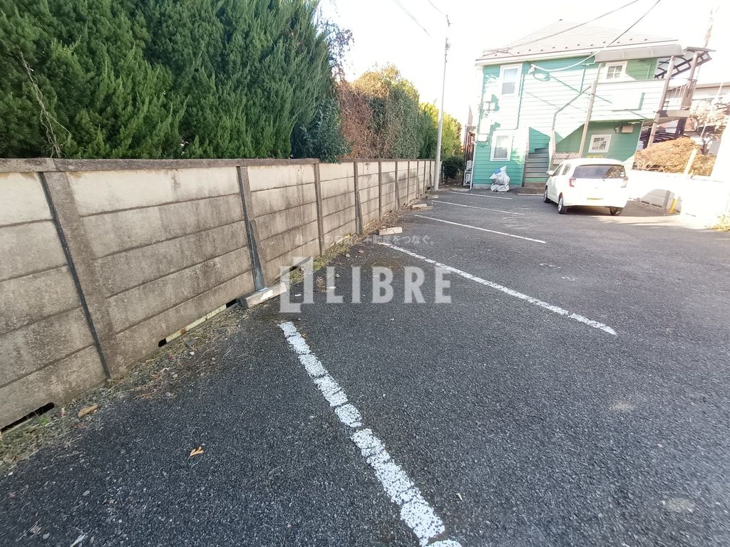 駐車場　庭